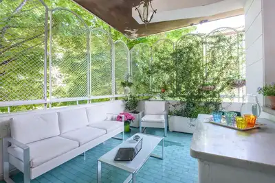 Image de Luxe spacieux 5 Br & 5ba apt. dans la région du Vatican Terrasse et baignoires à jets A / C Wif