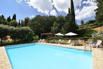 Image de Appartement dans une splendide ferme avec terrasse privée, à 6 km de Sienne