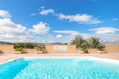 Image de Piscine privée, garage, climatisation h / c et Wifi