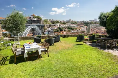 Image de Manoir Porto Duplex avec un jardin partagé