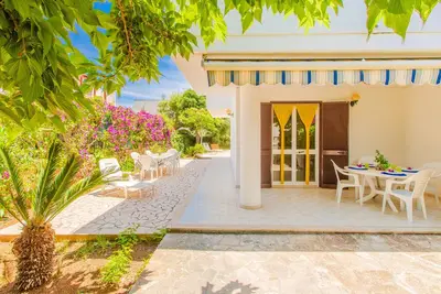 Image de Villa Irene - Grand Jardin - Intimité. Restaurants, Plage, à quelques mètres.