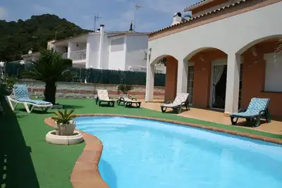 Image de Belle Maison Pour 8 Personnes, Avec Picina. PRIVÉ Et Barbecue.