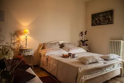 Image de Appartement dans une maison avec jardin et vue du lac
