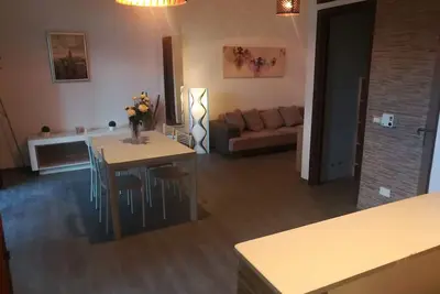 Appartement élégant avec entrée indépendante et parking toujours disponible