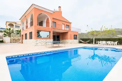 Image de Jolie maison avec vue mer Ă 15 minutes Ă pied de la plage et de la gare de Tra
