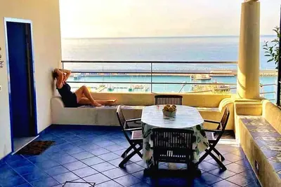 Image de Appartement T3 vue mer - 3 min. en voiture de la plage