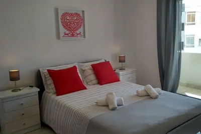 Image de 2f spacieux appartement 1 chambre avec barbecue