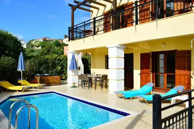 jacuzzi★Bbq area★ Private pool