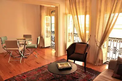 Image de Appartement confortable et élégant, entièrement équipé, à Lapa à Lisbonne