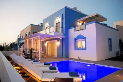Image de Seabreeze, Luxury seafront brandnew Villa 8 people