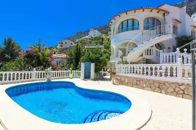 Image de Villa avec piscine privée et vue sur la mer46c