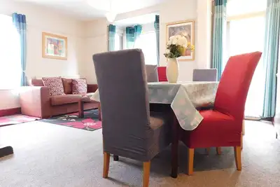 Image de 4 chambres à coucher max 10 avec parking pour 3 voitures