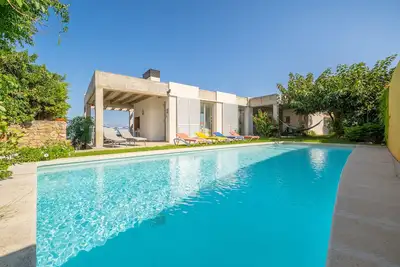Image de Illa: Magnifique villa avec piscine, jardin et vue