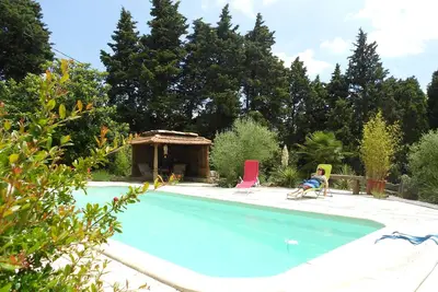 Image de Villa dans un cadre tranquille avec piscine privée idéale pour les familles