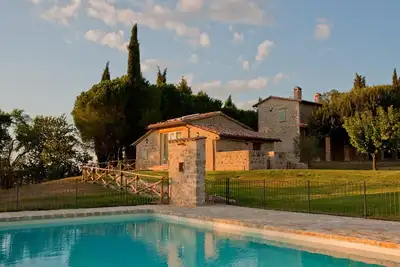 Image de Appartement dans villa avec piscine, grand jardin, terrasse privée, barbecue, ping-pong