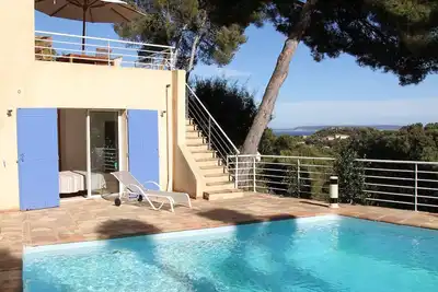 Image de Villa avec piscine dans magnifique domaine privé et gardienné