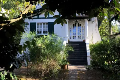 Image de Au Pyla, au coeur du quartier de la Corniche, villa familiale sous les pins