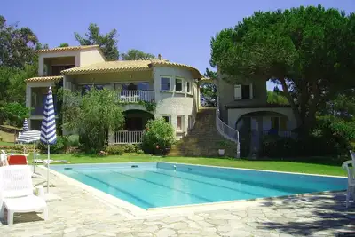 Image de Pavillon - 6 Personnes - 110m² avec terrasse et vue sur Golfe d'Ajaccio