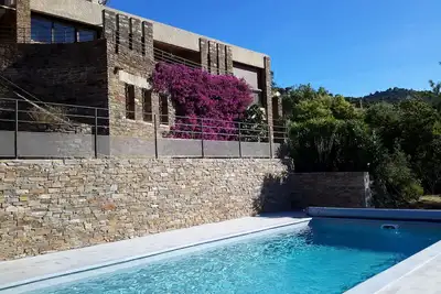 Image de Villa avec vue mer panoramique, piscine et grand jardin entièrement clos