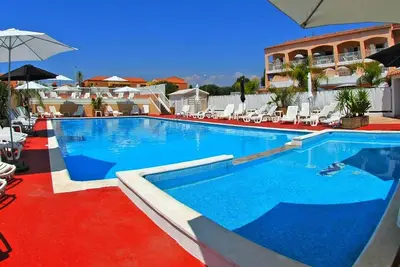 Image de Joli T2 (1 chambre) 4 pers. à 250m de la Mer avec Piscine CHAUFFÉE et Tennis (1)