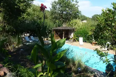 Image de Gîte de charme avec piscine dans l'Estérel, à proximité de la Côte d'Azur