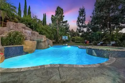 Image de 5br La Jolla Home w \/ Pool! 3\/4 acres de Kids Paradise! Jouets, football, vue sur l'océan