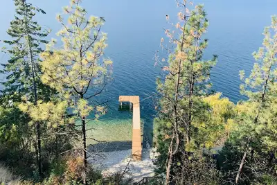 Image de Plus long séjour Réduction plus grande - Grand patio privé + Vues du lac + Beac privé
