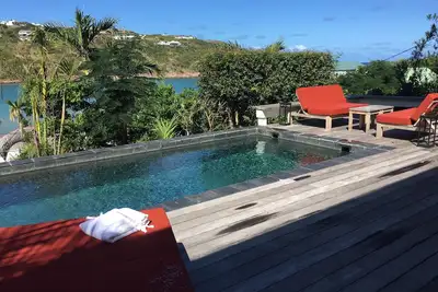 Maison d’architecte, design par Christian Liaigre avec piscine privée et jardin