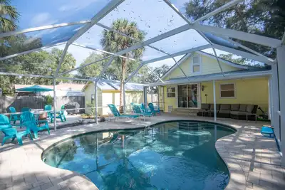 Image de Élégant cottage avec piscine privée fermée - près du cœur historique de Gulfport
