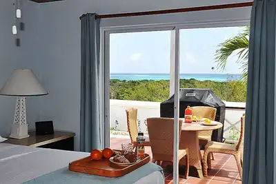 Image de Vues spectaculaires sur l'océan, situé au centre et juste à côté de Grace Bay Beach