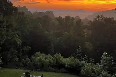 Image de Cabine Ă trois niveaux avec vue sur la montagne
