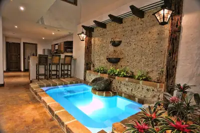 Image de Cascada Plus - Luxe, cascade, jacuzzi, suite Penthouse, 1616 pieds carrés.