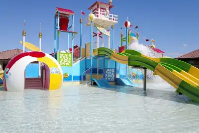 Image de 109 Vues Sur Parc Aquatique + Pont Sur Le Toit + Jouets Et Jeux