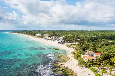 Image de Superbe manoir en bord de mer, immense espace extérieur privé et piscine privée