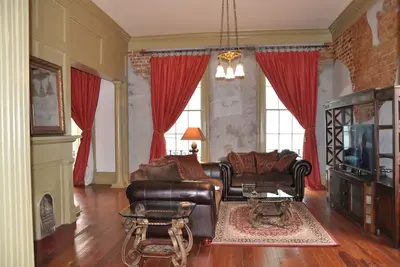 Image de Condo historique de la Nouvelle-Orléans avec un emplacement fantastique!