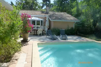 Image de Agréable villa très tranquille à 400m de la plage, avec piscine et jacuzzi.