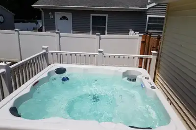 Image de Avail 7/21 - 7/27 4br Home - Hottub - Tout nouveau - 10 personnes - Chien bienvenus