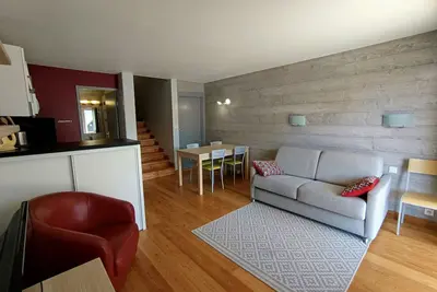 Image de Superbe appartement rénové - 4 pers - Terrasse plein sud - Garage privé - Proche pistes et commodités