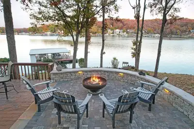 Image de Accueil au bord du lac idéalement situé - Vues magnifiques - Dock privé à Cove