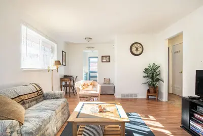 Image de Nostalgique Bungalow Un niveau dans un endroit parfait!
