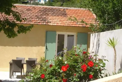 Image de Petite Maison Entre Mer Et Montagne