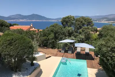 Image de Villa vue panoramique mer\/piscine chauffée\/tennis