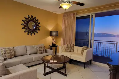 Image de Oceanfront Luxury 8th floor Splash unit ~ Sleeps 7 ~ Beach Service