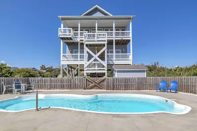 Image de Super vue sur l'océan, plan inversé et piscine privée