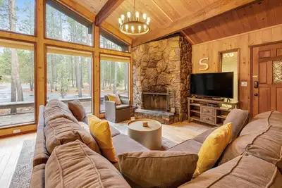 Image de Carlingue remodelée confortable avec animation et piscine partagée - 6 passes Sharc!