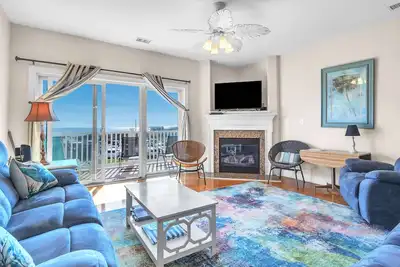 Image de Beats Working: 3 Br / 2 Ba condo à Oak Island, pour 6 personnes