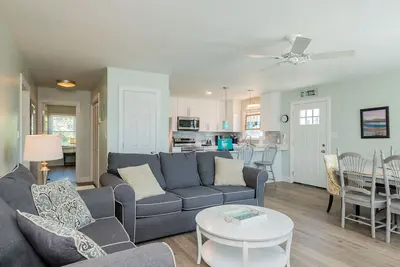 Image de Yanchaville: 3 Br / 2 Ba maison à Oak Island, pour 8 personnes