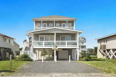 Image de C'est ça: 6 Br / 4 Ba maison à Oak Island, pour 13 personnes