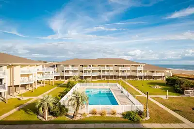 Image de Notre Palm Beach: 4 Br / 3 Ba condo à Oak Island, pour 8 personnes