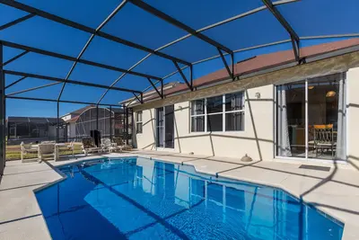 Image de 4 Bdrm, Salle De Jeux, 2 Bdrms MAÎTRES, 2 Liv Rms. 10min À Disney. Prv Pool Sun Toute La JOURNÉE